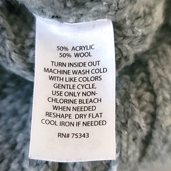 🍁HAPPY FALL🍁BEAUTIFUL CYNTHIA ROWLEY SPORTY GRAY SWEATER! - Picture 9 of 9